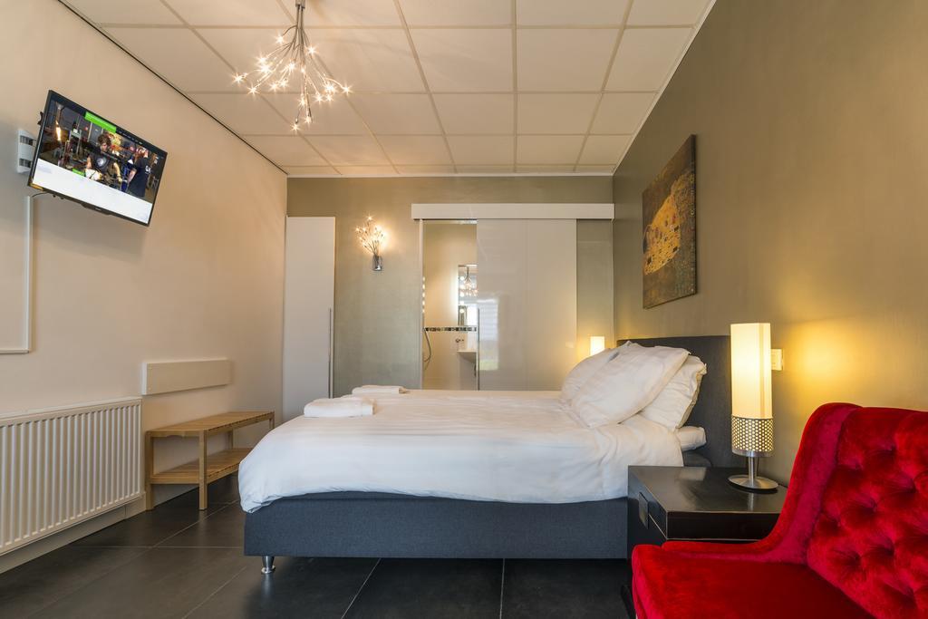 Tweepersoonskamer met 1 of 2 Bedden en Eigen Badkamer