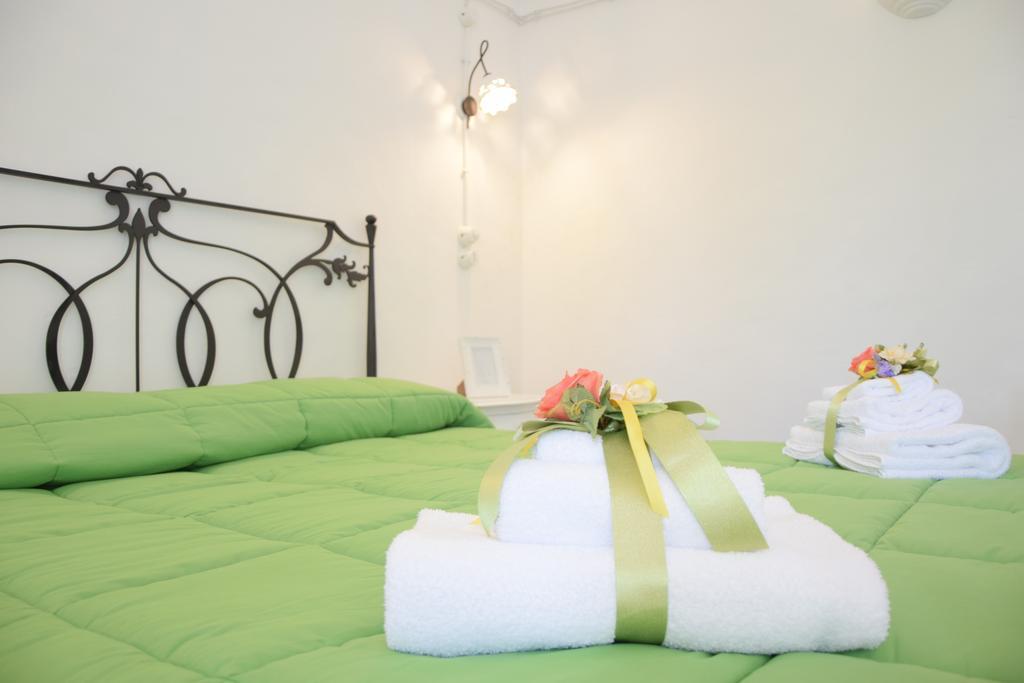 Two-Bedroom Trullo,327149293:JPEG