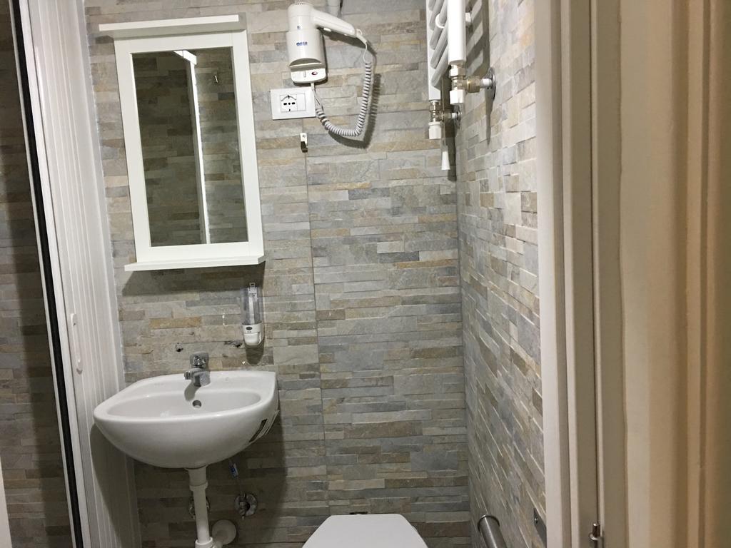 Camera Matrimoniale con Bagno Privato