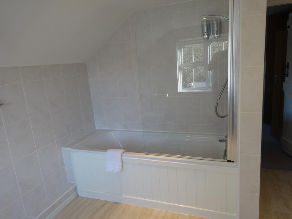 Standard Double Room,353270830:JPEG