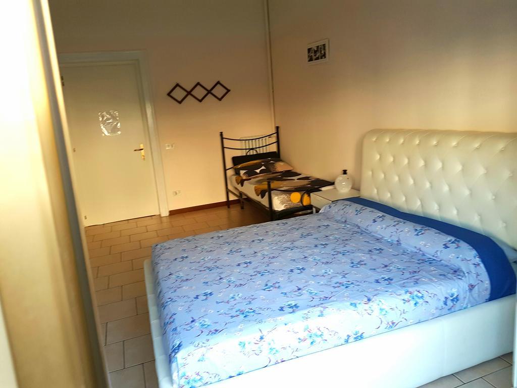 Camera Matrimoniale con Letto Supplementare