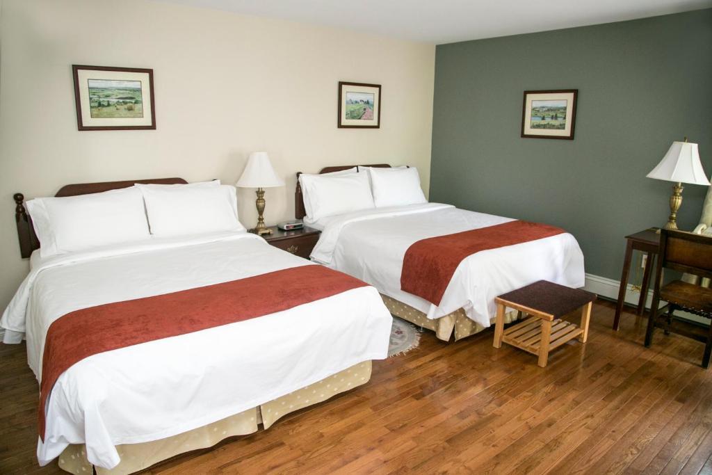 Queen Suite with Balcony