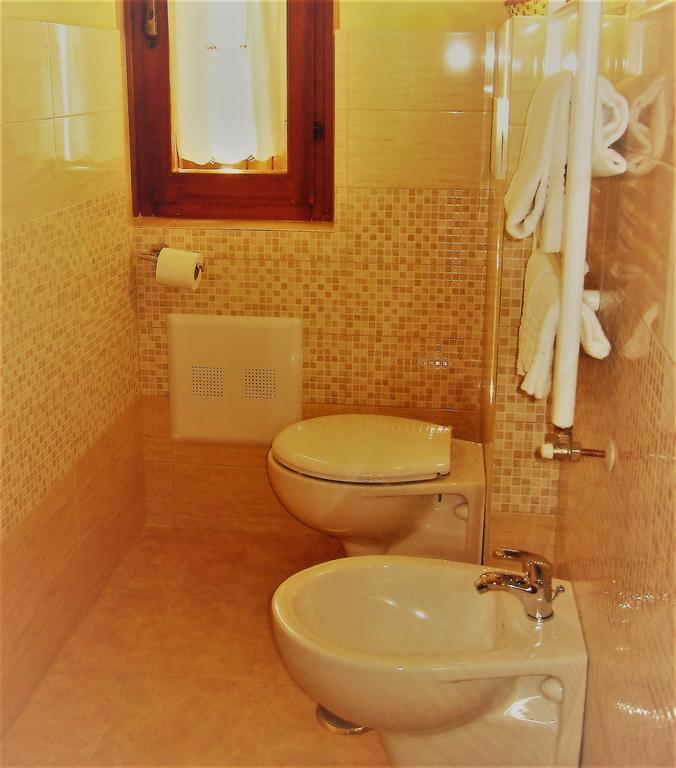 Double or Twin Room with Shower,846326660:JPEG