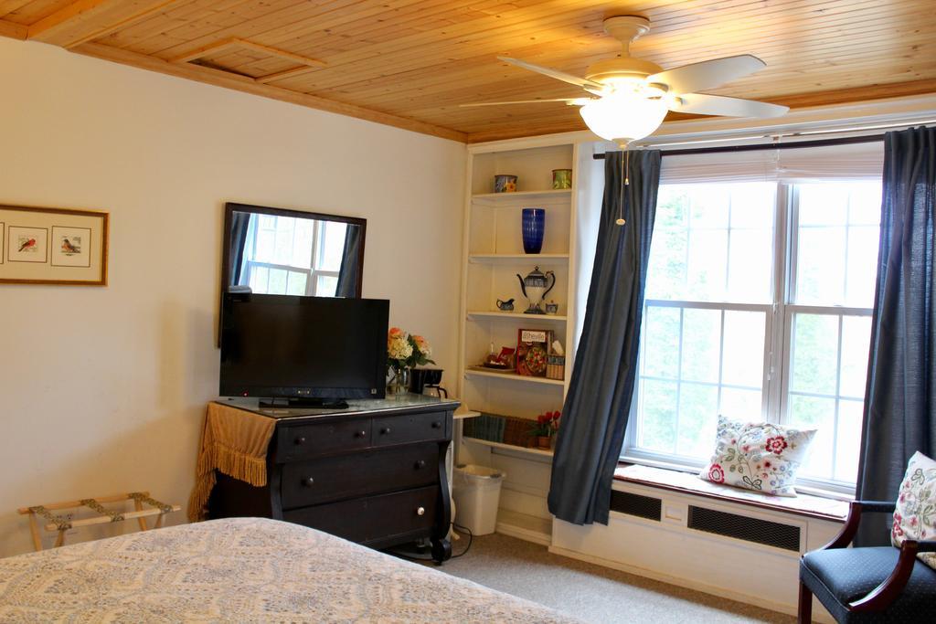 King Room # 2,395657856:JPEG