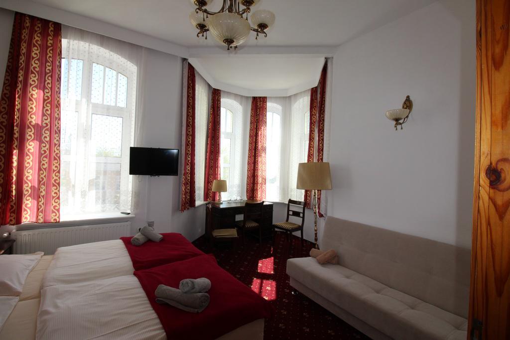 Executive Triple Room