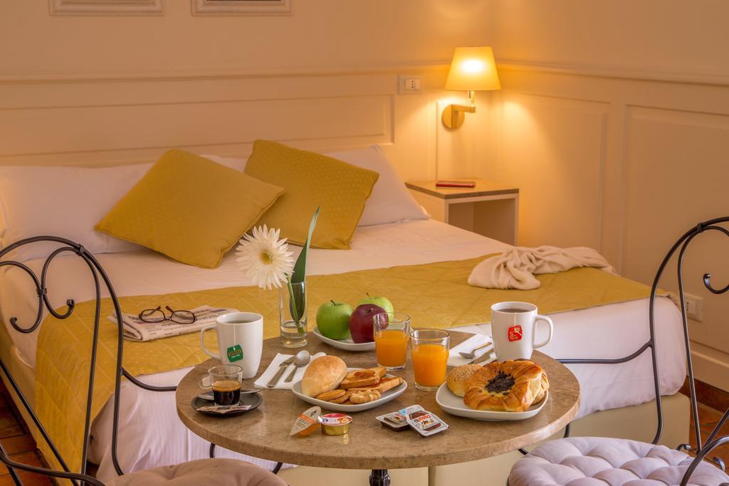 Double Room,414842013:JPEG