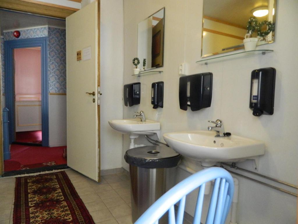 Double Room with Shared Bathroom,162126678:JPEG