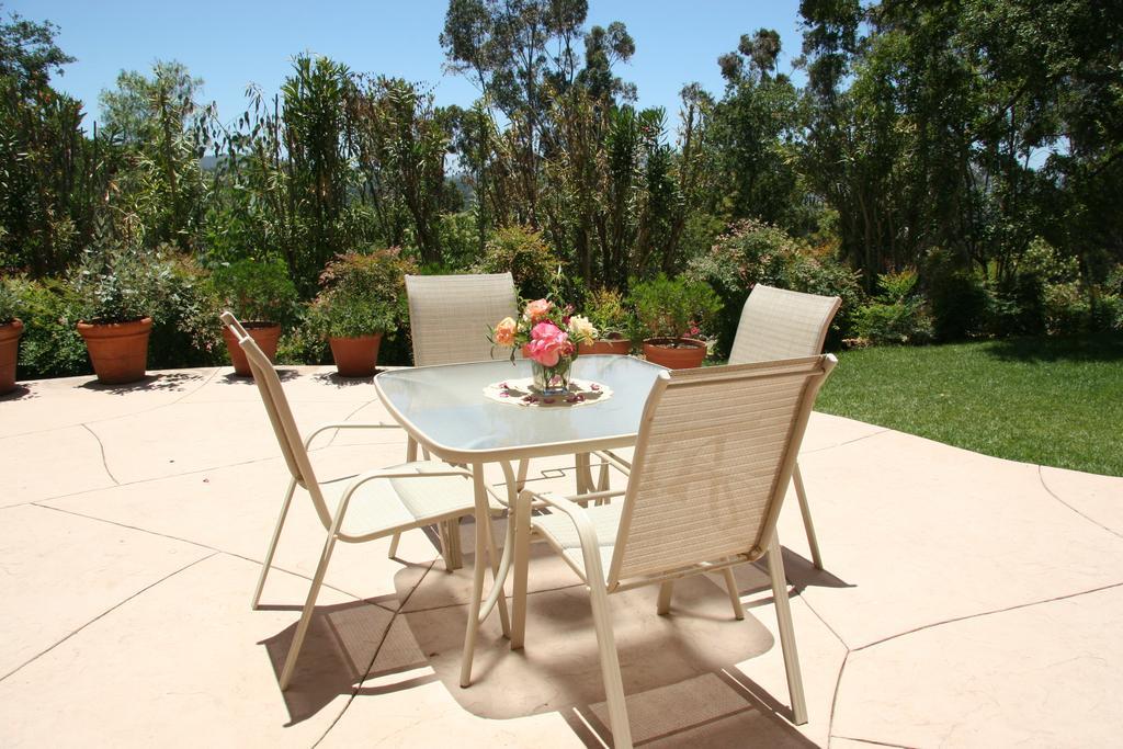 Green Room,712592368:JPEG