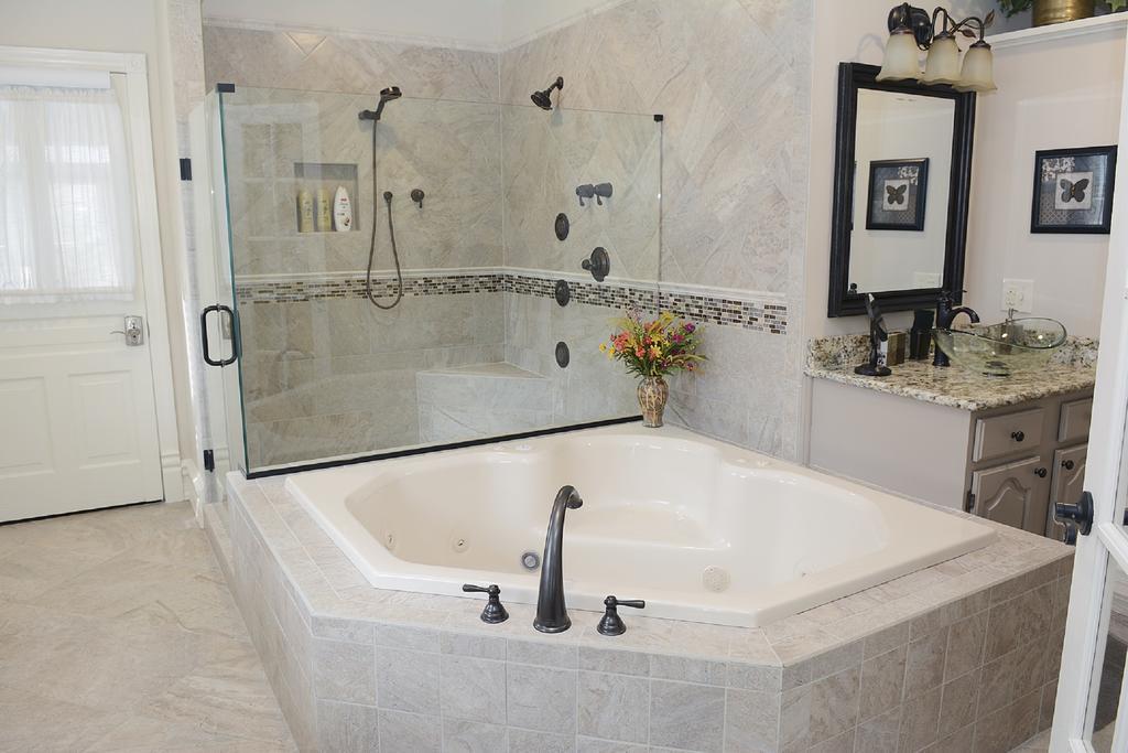 Suite,435004767:JPEG