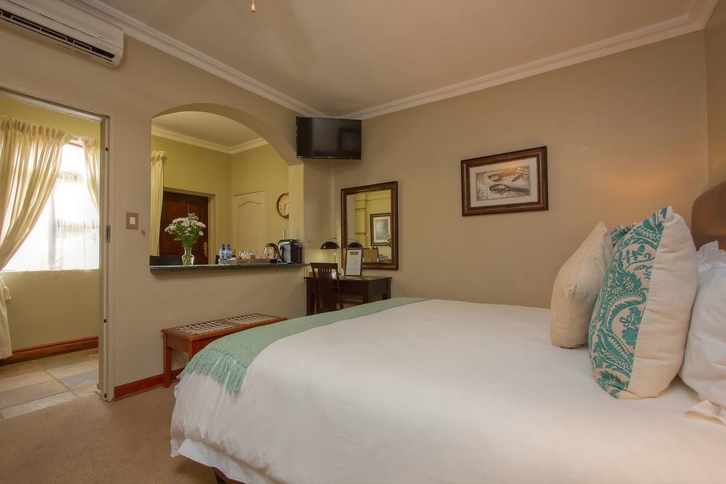 Deluxe King Room,439138956:JPEG