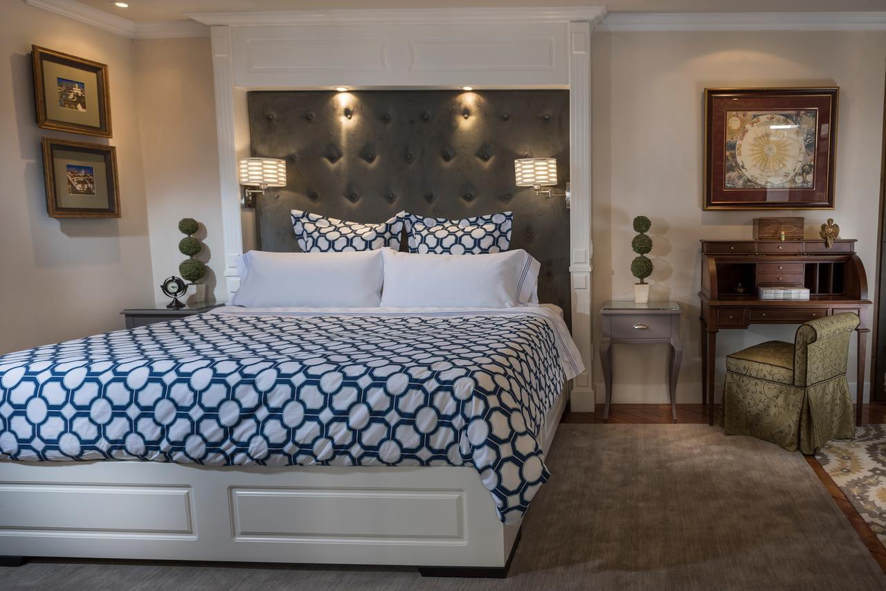Deluxe King Suite,527716725:JPEG