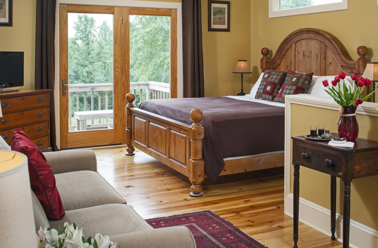 King Room with Spa Bath