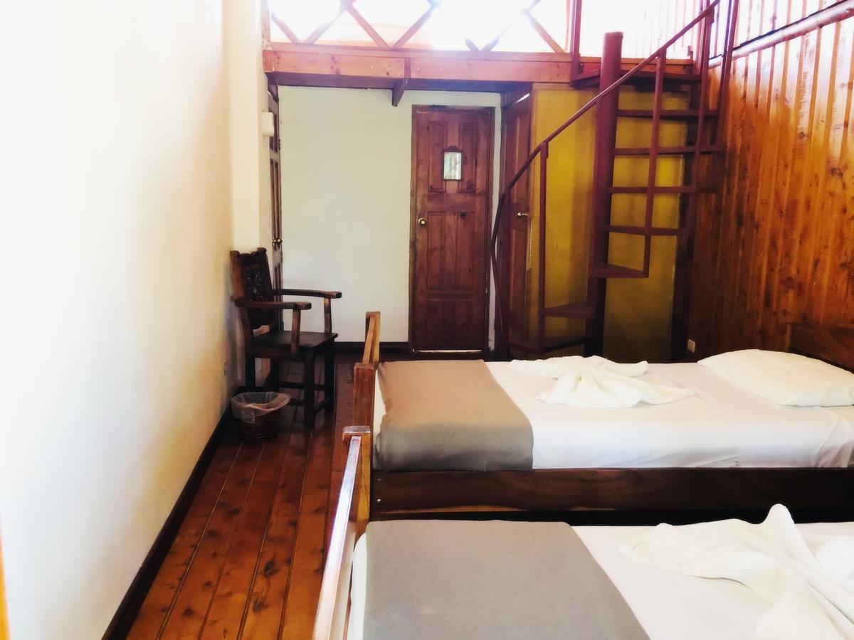 Habitación Familiar con baño privado