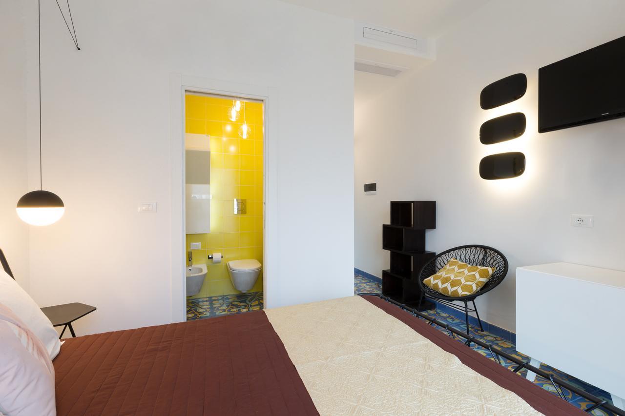 Habitación Doble Deluxe con vistas laterales al mar