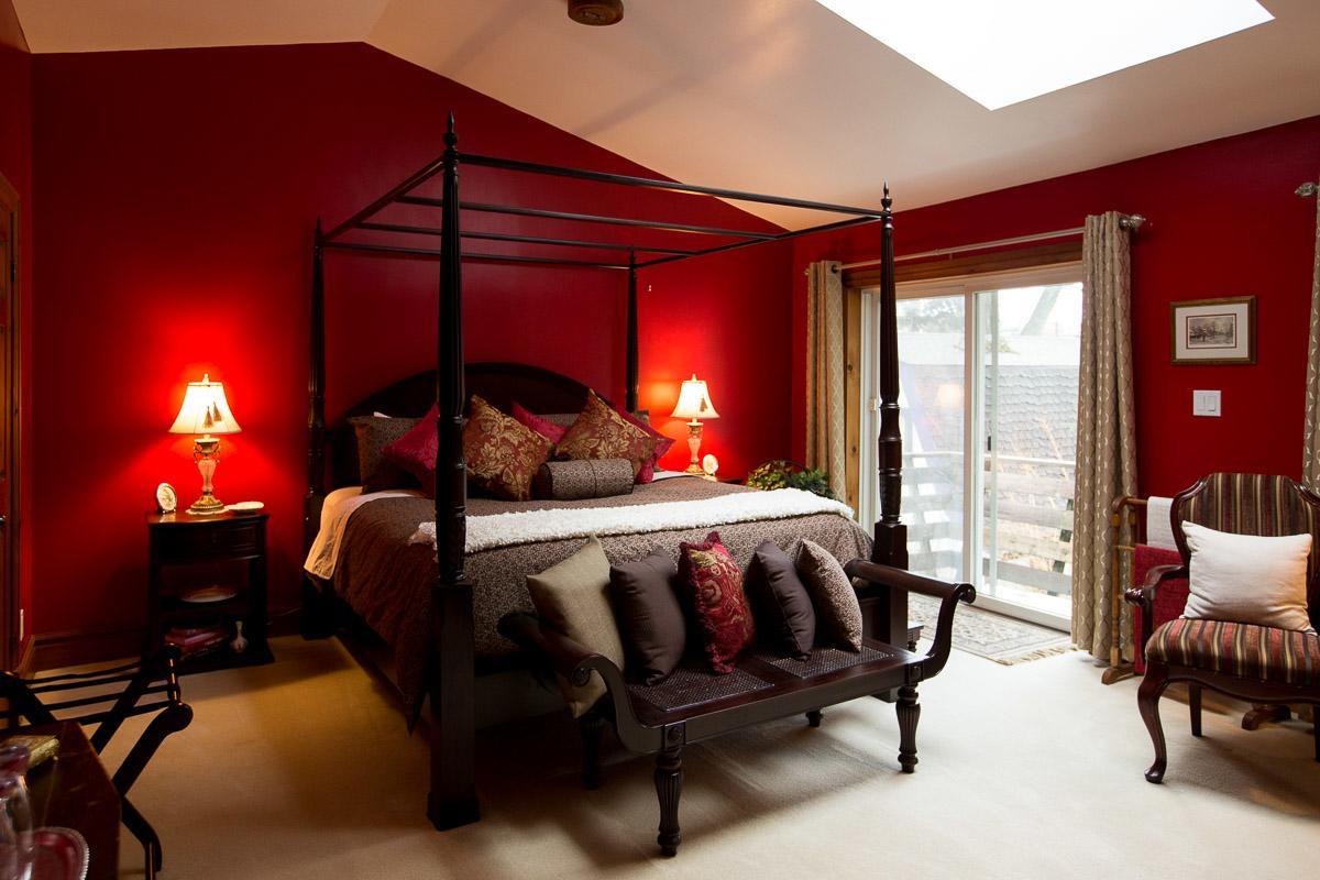 Deluxe King Suite