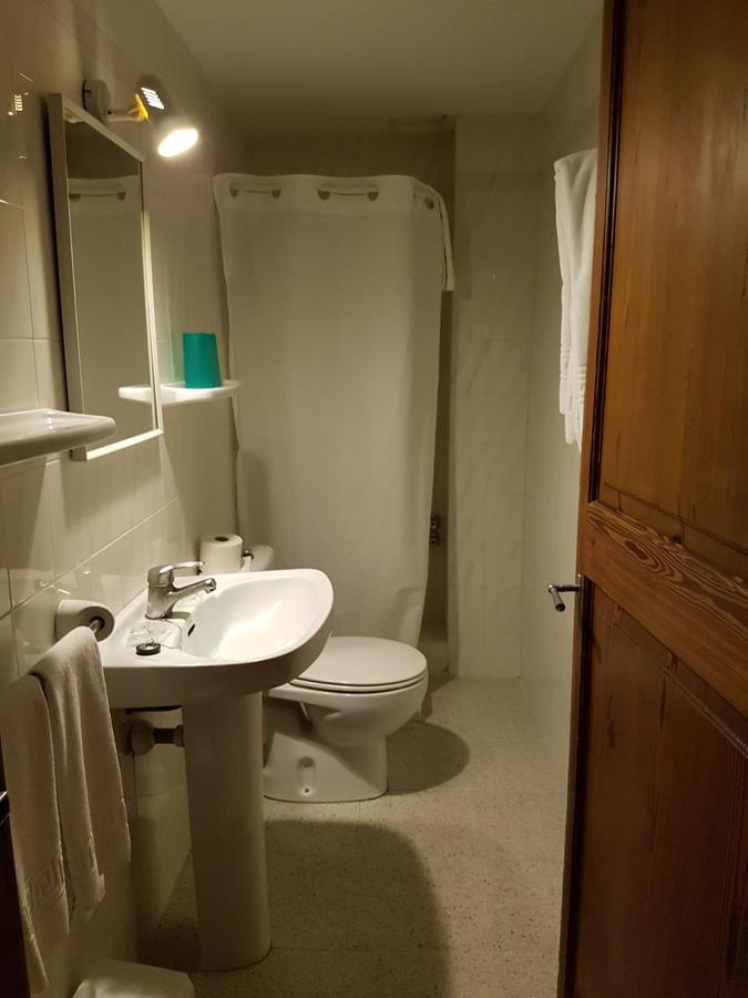 Habitación Doble con baño - 2 camas