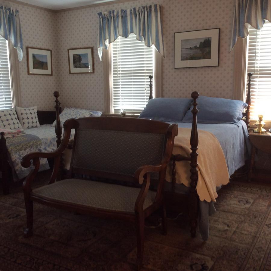 Triple Room with Private Bathroom