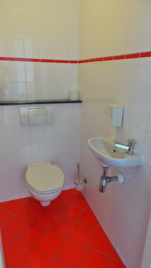 Einzelzimmer mit Gemeinschaftsdusche und -WC
