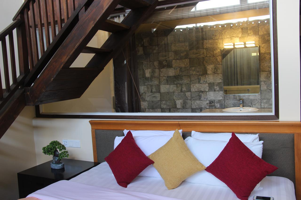 Duplex Room Mountain View