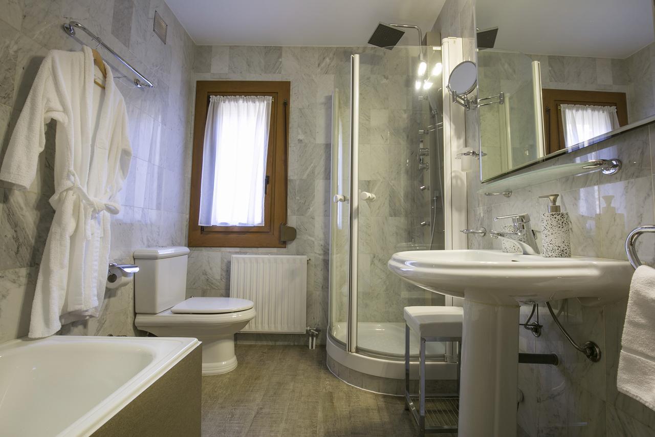 Quadruple Room with Private Bathroom,1717132475:JPEG