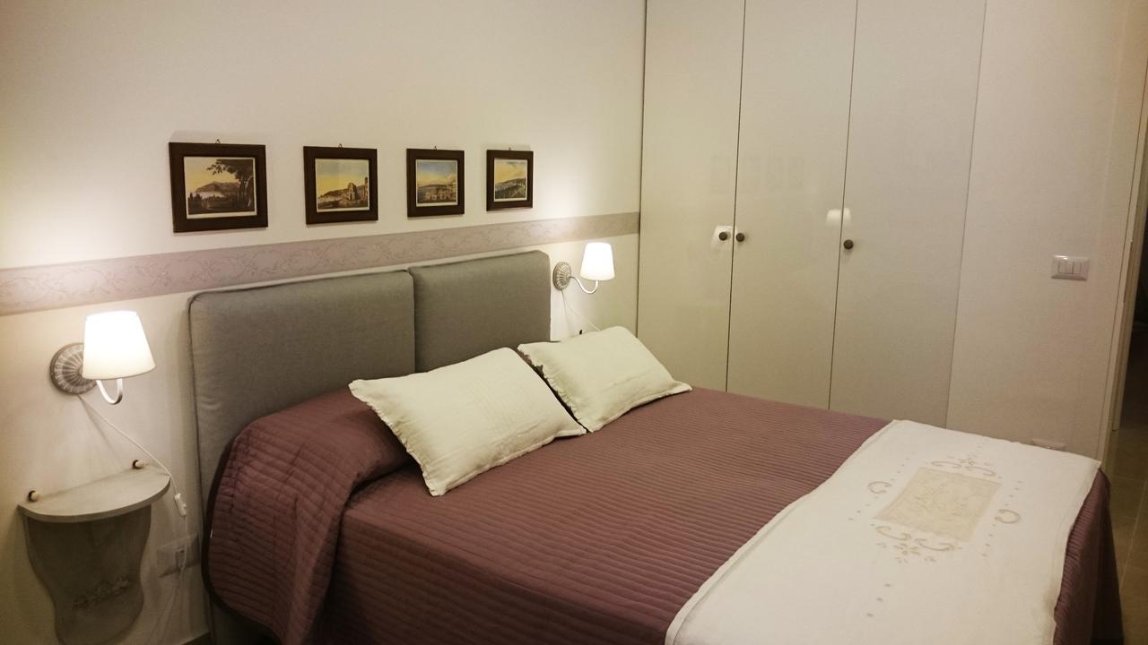 Camera Matrimoniale Deluxe (2 Adulti + 1 Bambino)