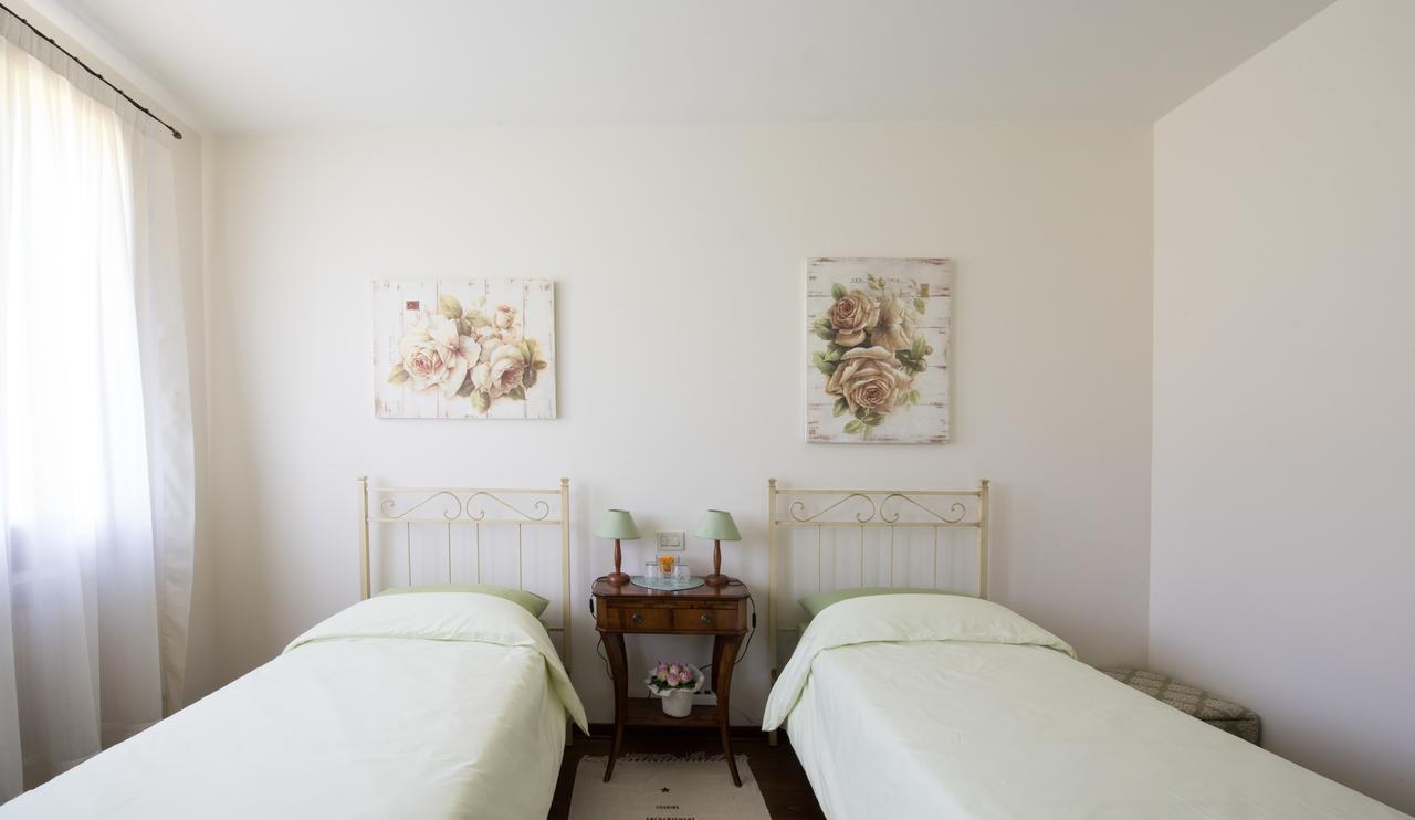Camera Matrimoniale/Doppia con Letti Singoli con Bagno Privato Esterno