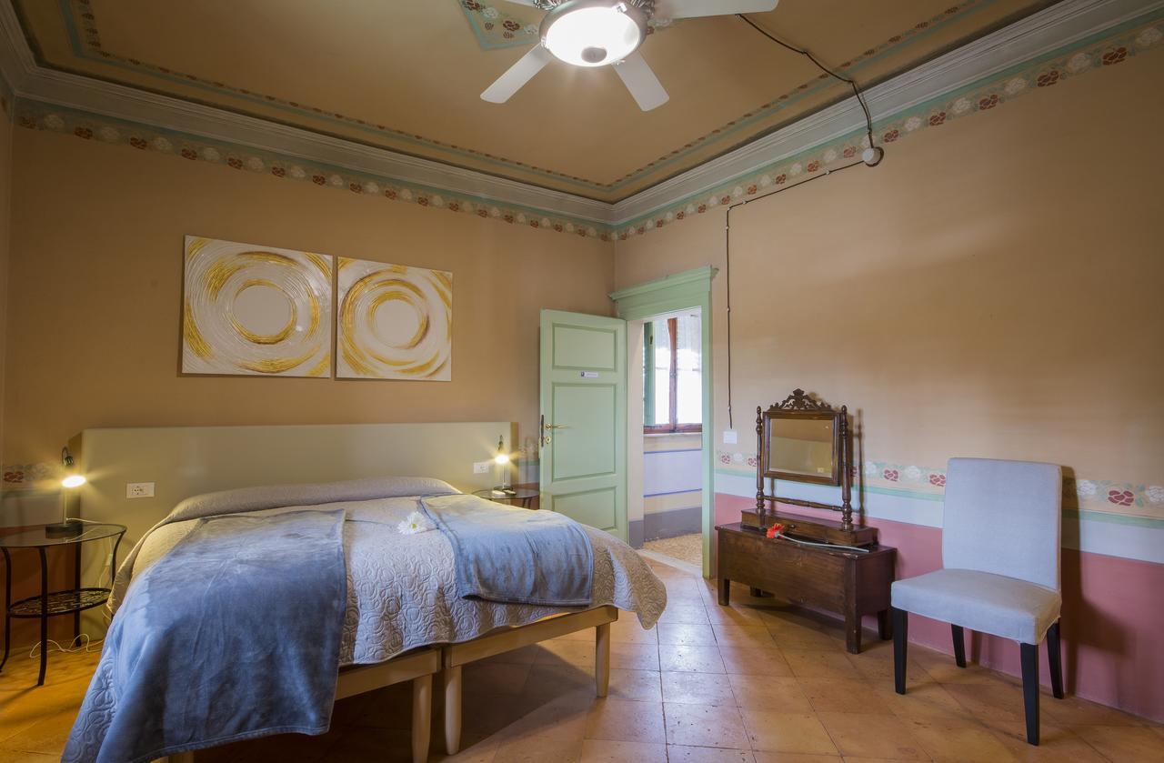 Large Double or Twin Room,642875277:JPEG