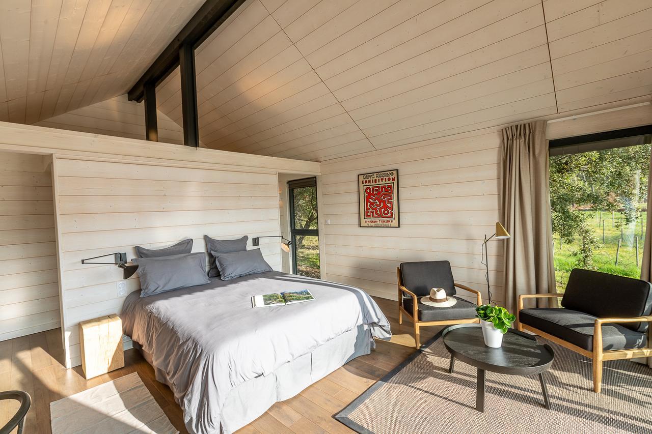 Deluxe Hut