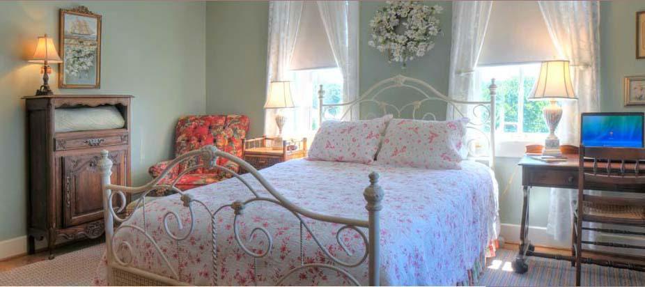 Single Room with Private Bathroom