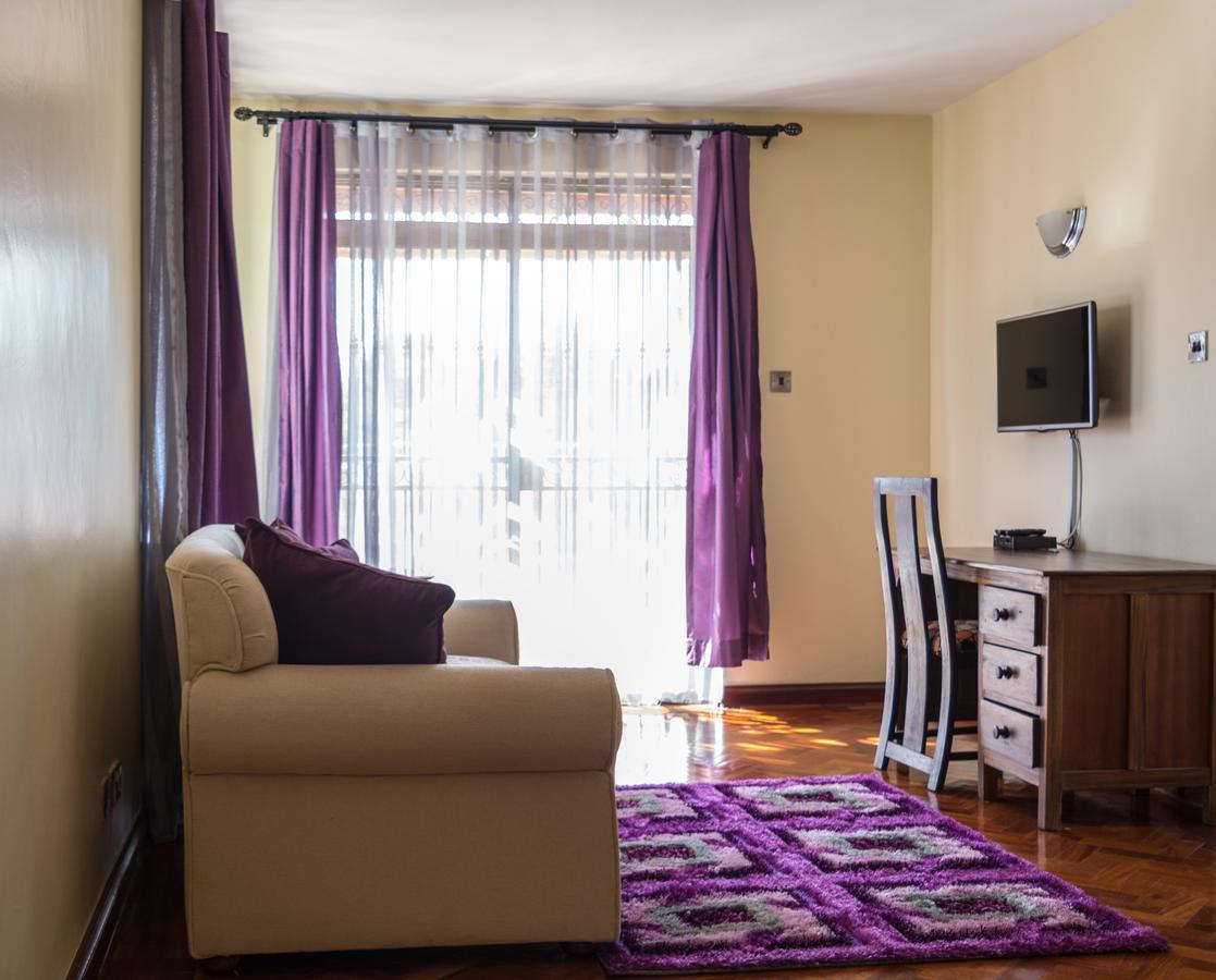 Junior Suite with Living Room and Bathtub