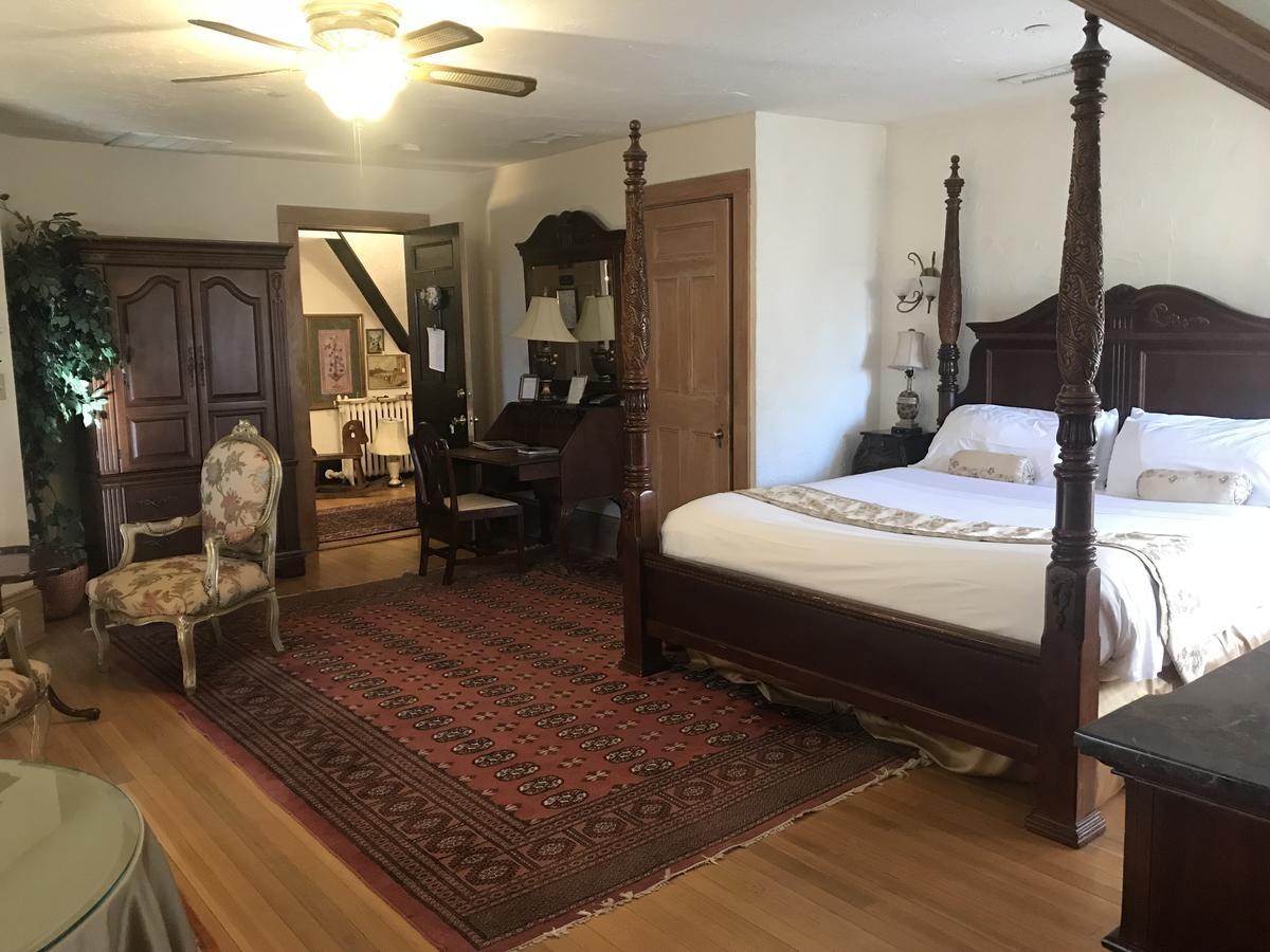 King Room with Spa Bath