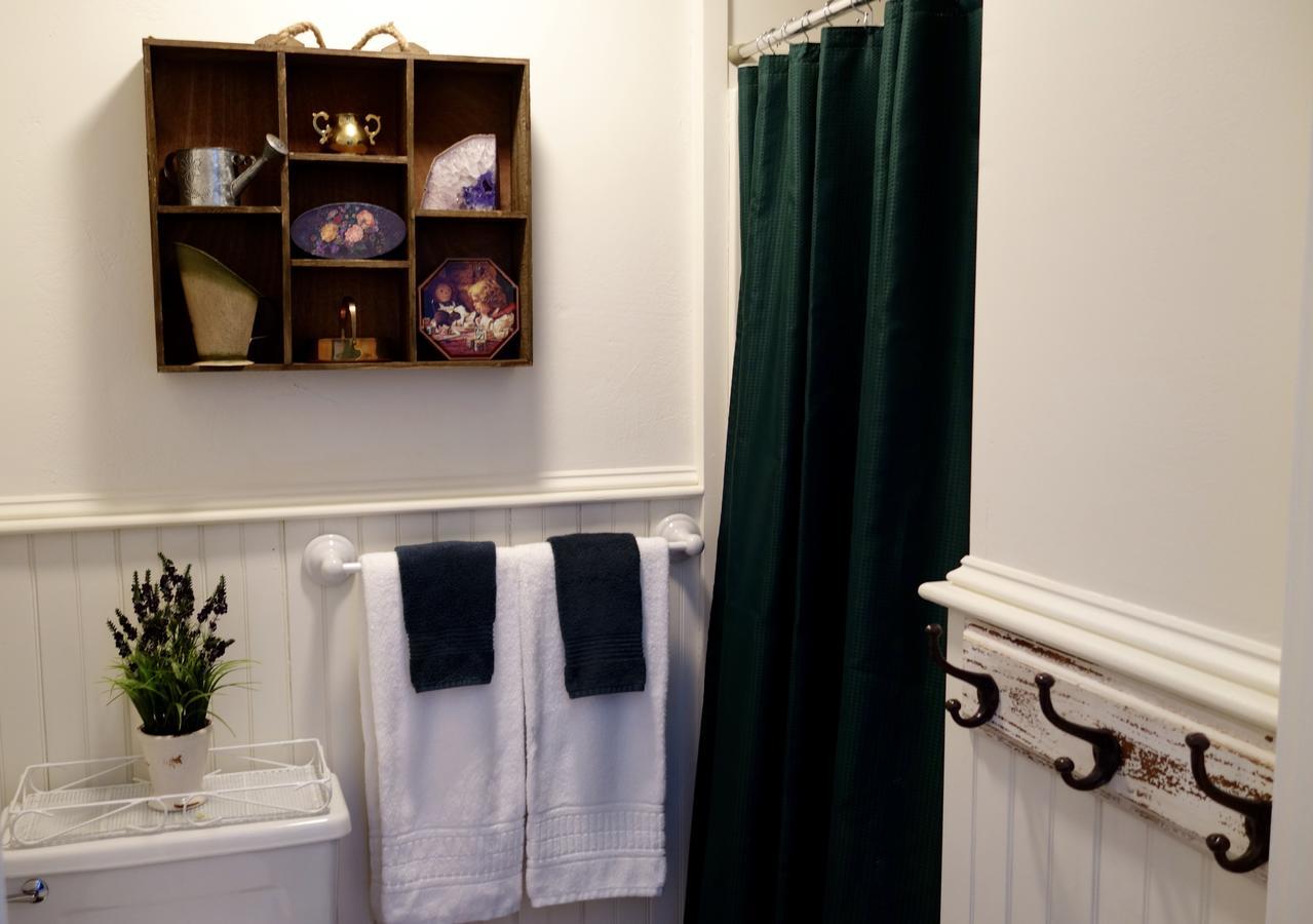 Queen Room with Garden View