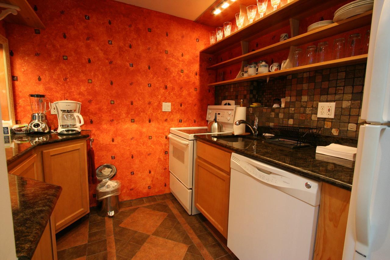 Family Room with Garden View,659471232:JPEG