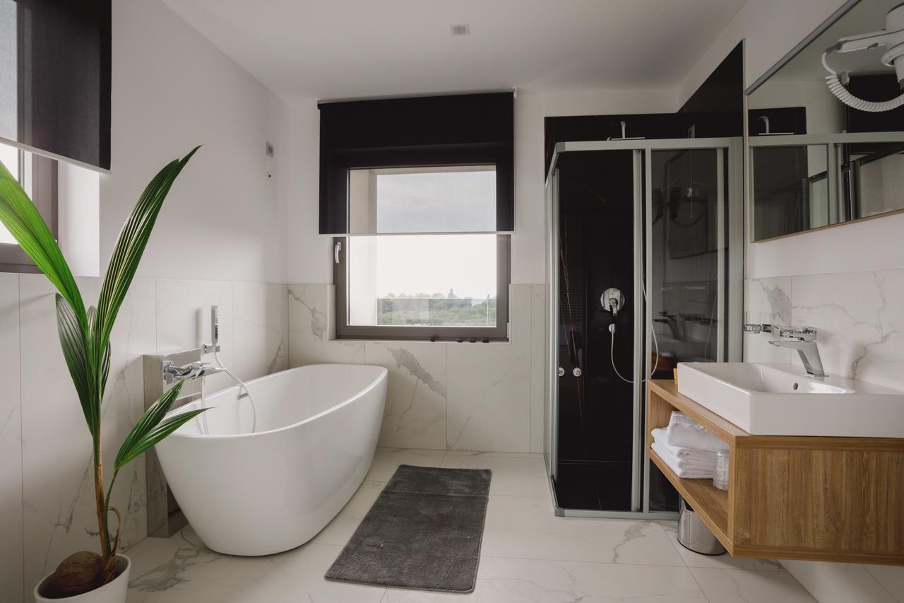 Suite mit Kingsize-Bett und Meerblick