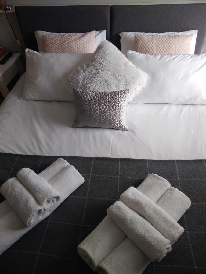 Double Room with Private Bathroom,775928350:JPEG