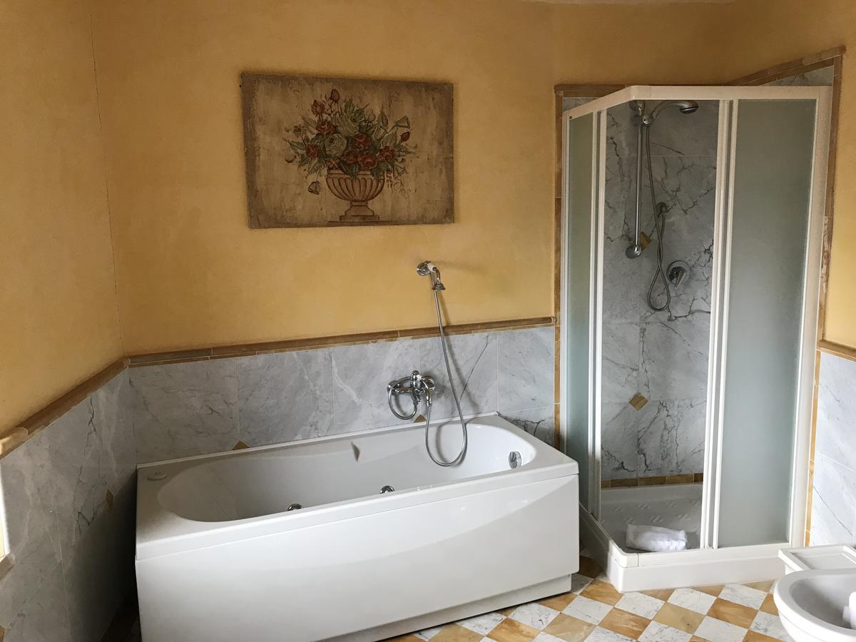 Deluxe Double or Twin Room Spa Bath