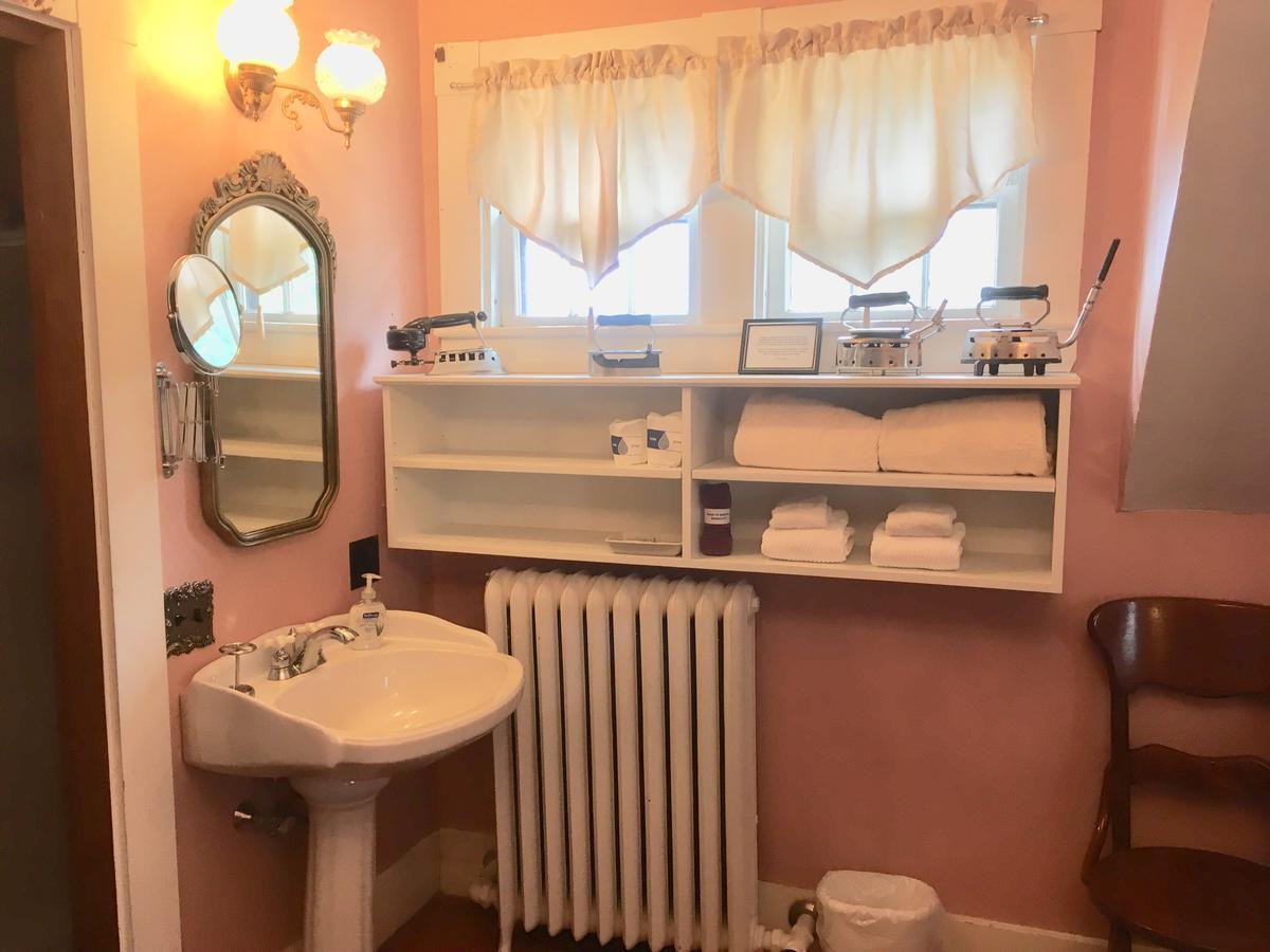 Double Room,666821985:JPEG