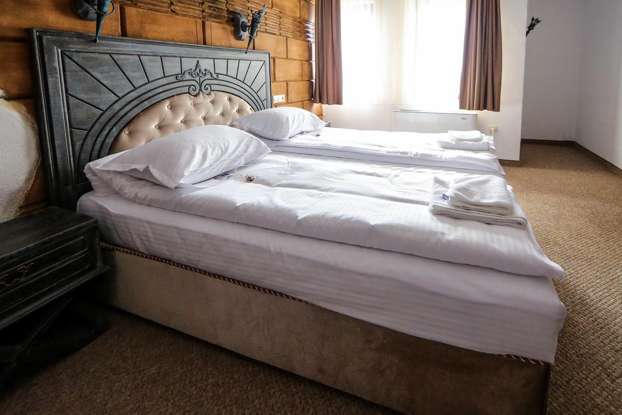 Standard Double Room,668848809:JPEG