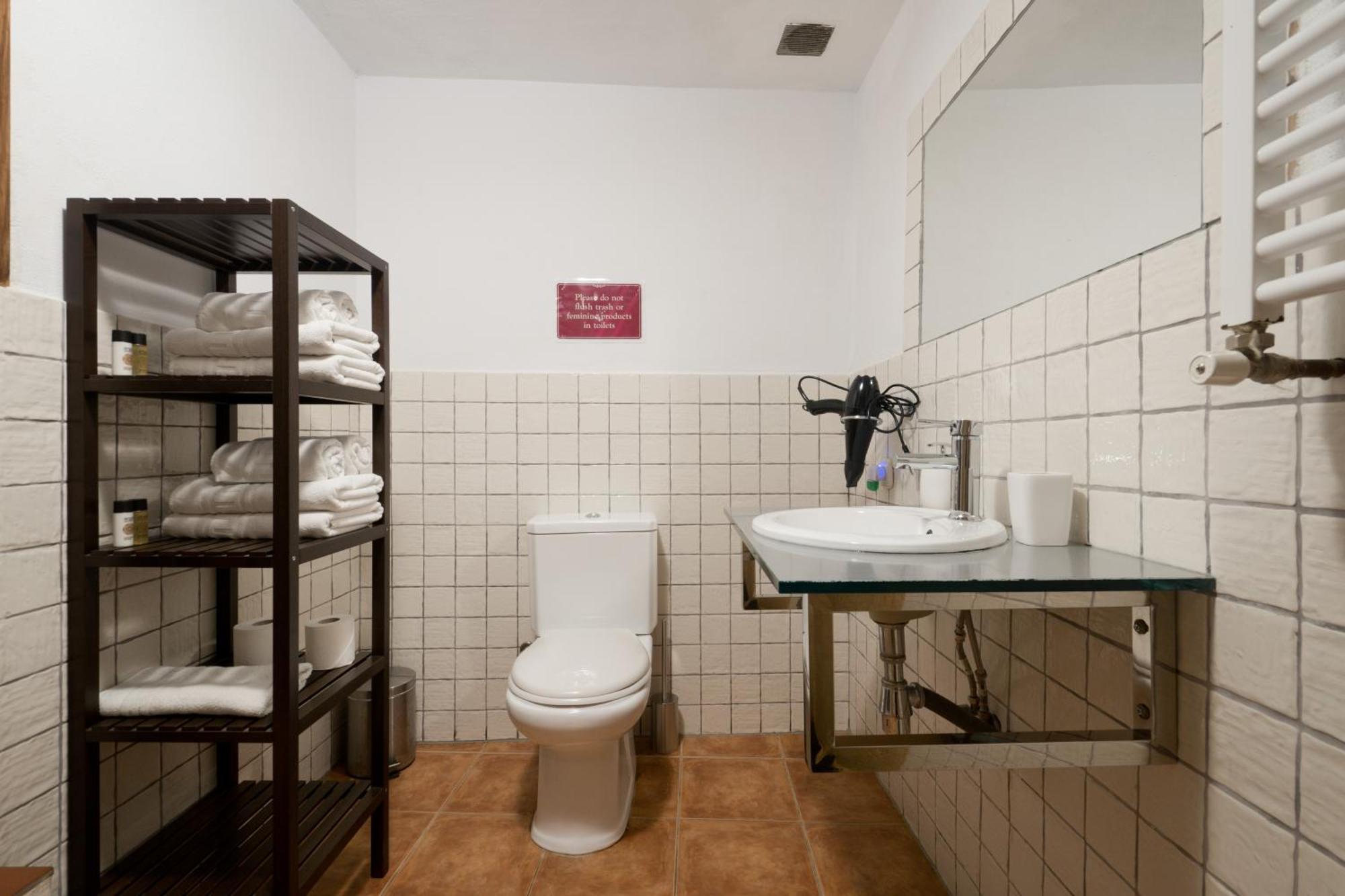 Double Room with Private Bathroom and Views to the Alhambra,687896502:JPEG