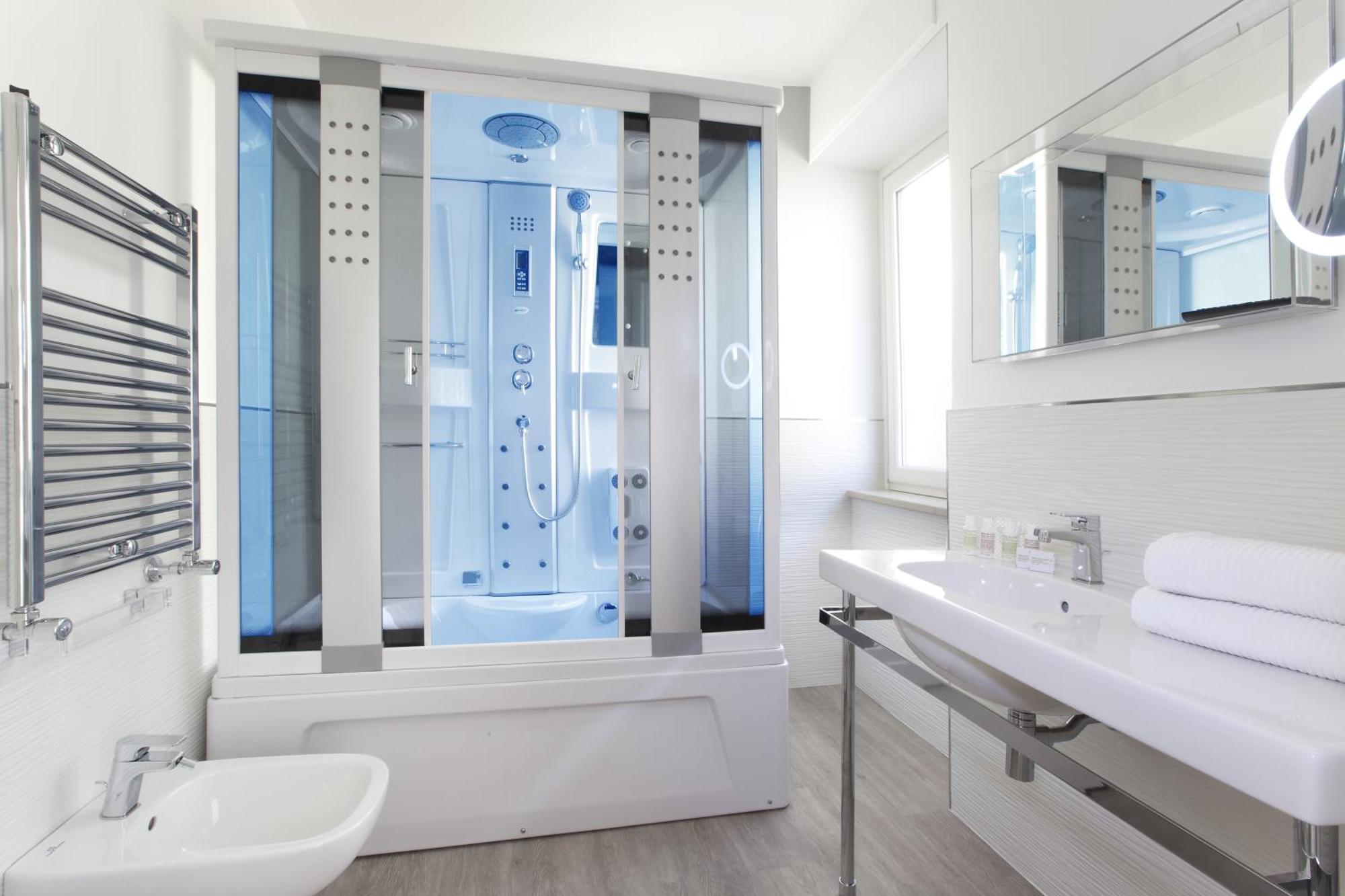 King Room with Spa Bath,1216056556:JPEG