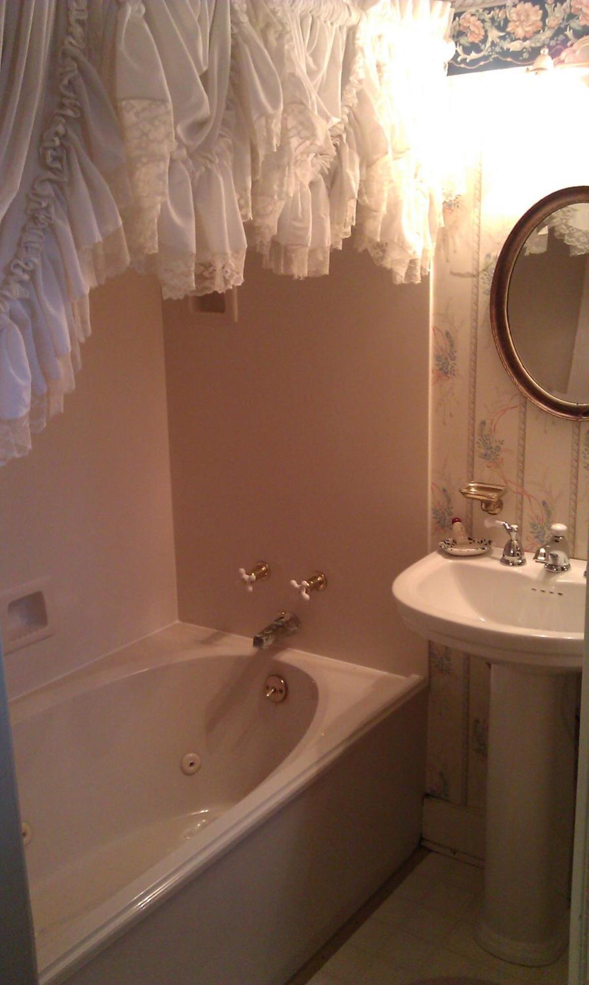 Queen Room Spa Bath