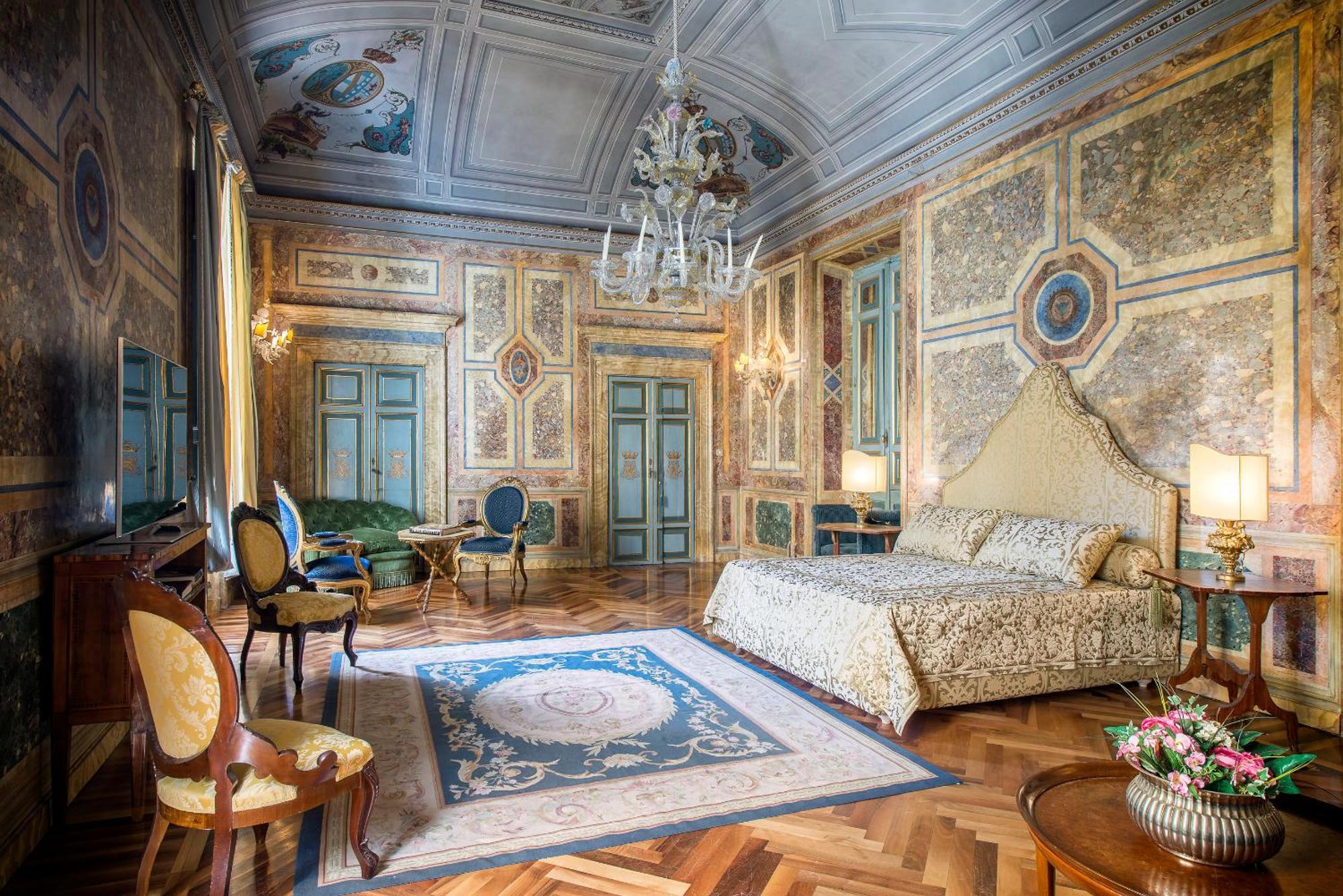 Suite Queen Hortense