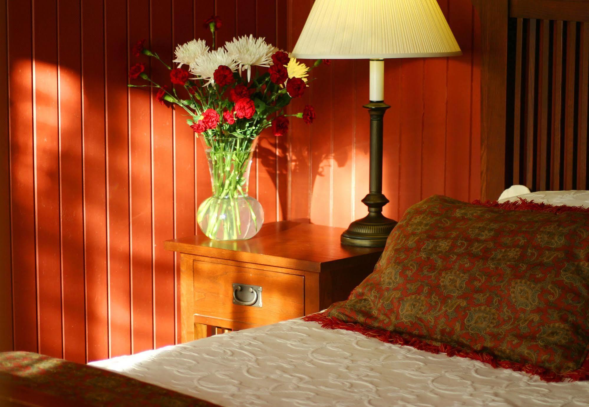 Queen Room with Spa Bath