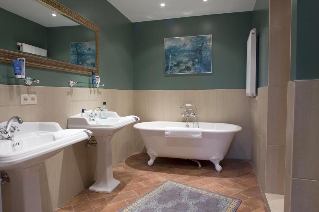 Luxe Suite