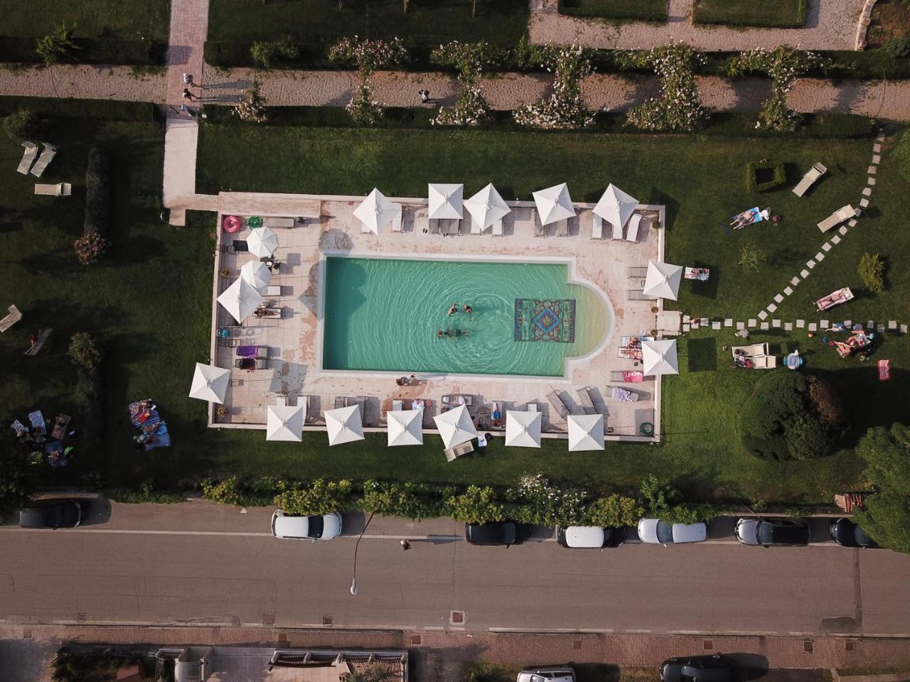 Double Room with Pool View,1100087373:JPEG