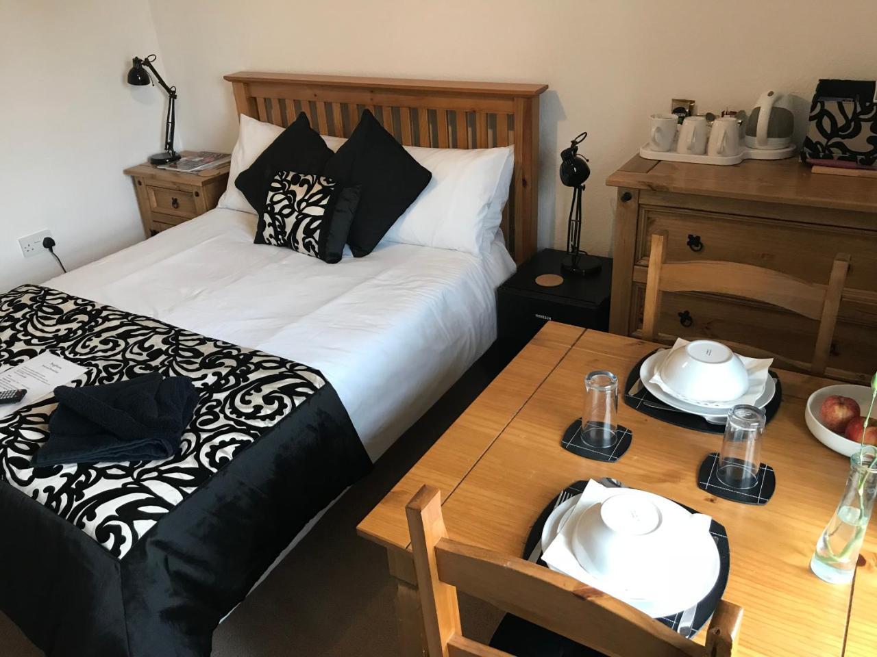 Double Room with Private Bathroom,742913734:JPEG