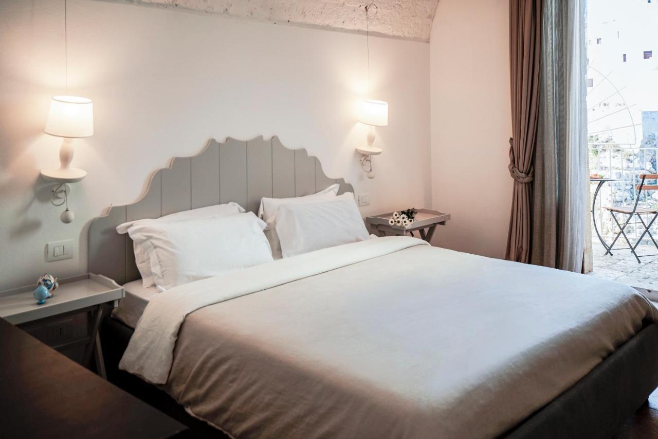 Oltremare Deluxe Double Room with Balcony and Sea View