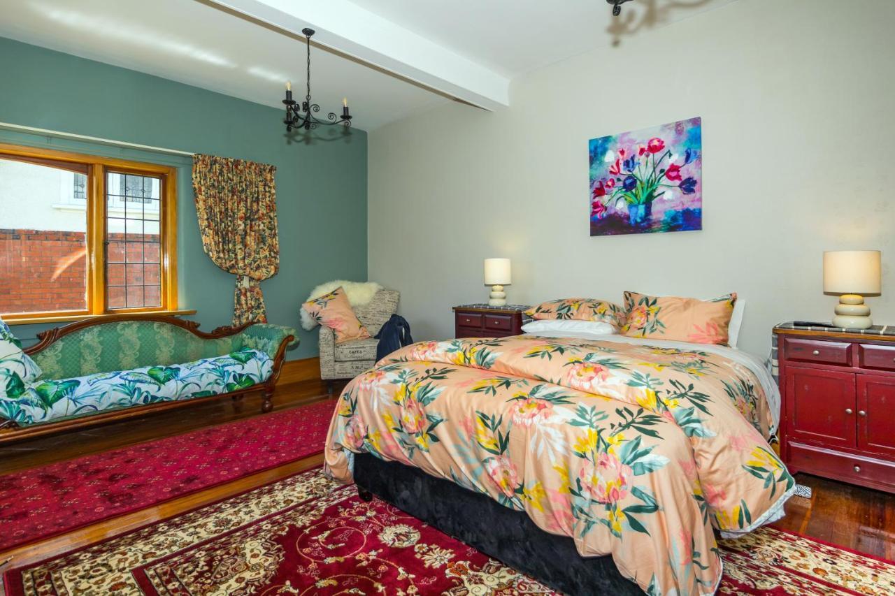 Deluxe Queen Suite