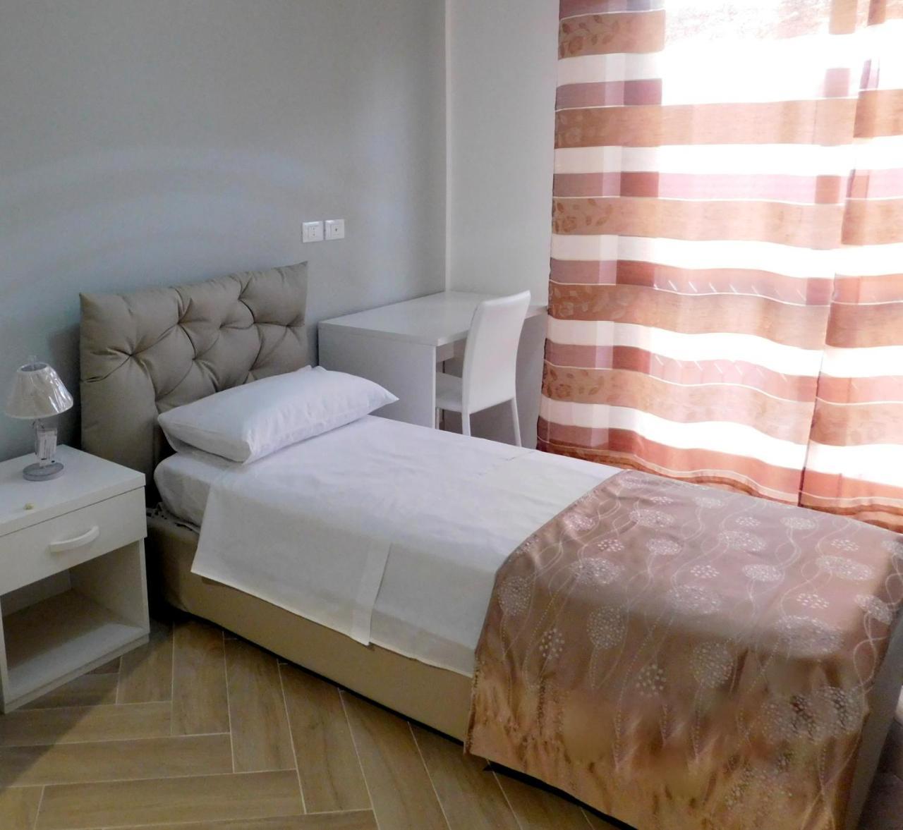 Single Room,756915700:JPEG