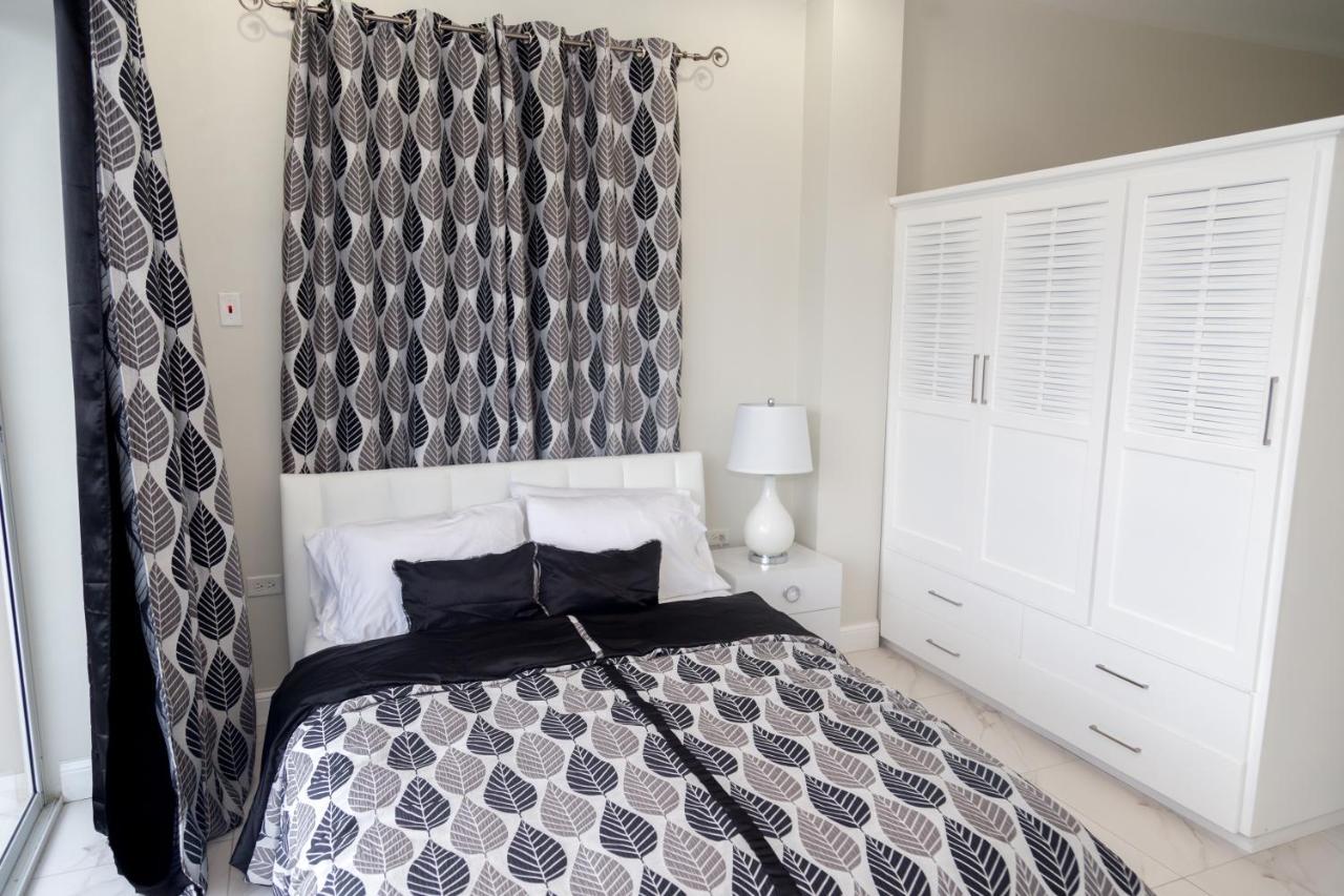 Deluxe Queen Suite